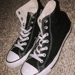 black high top converse!
